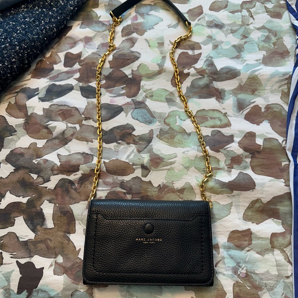 Marc Jacobs wallet on chain